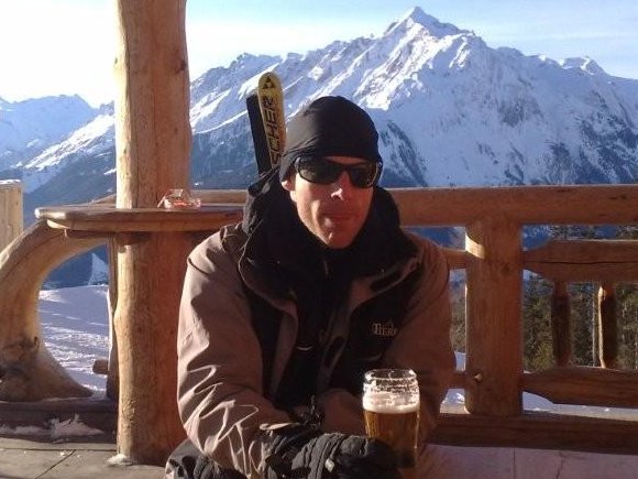 PeterDrinkingBeer